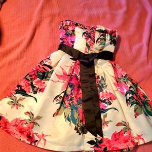 Strapless coctail dress